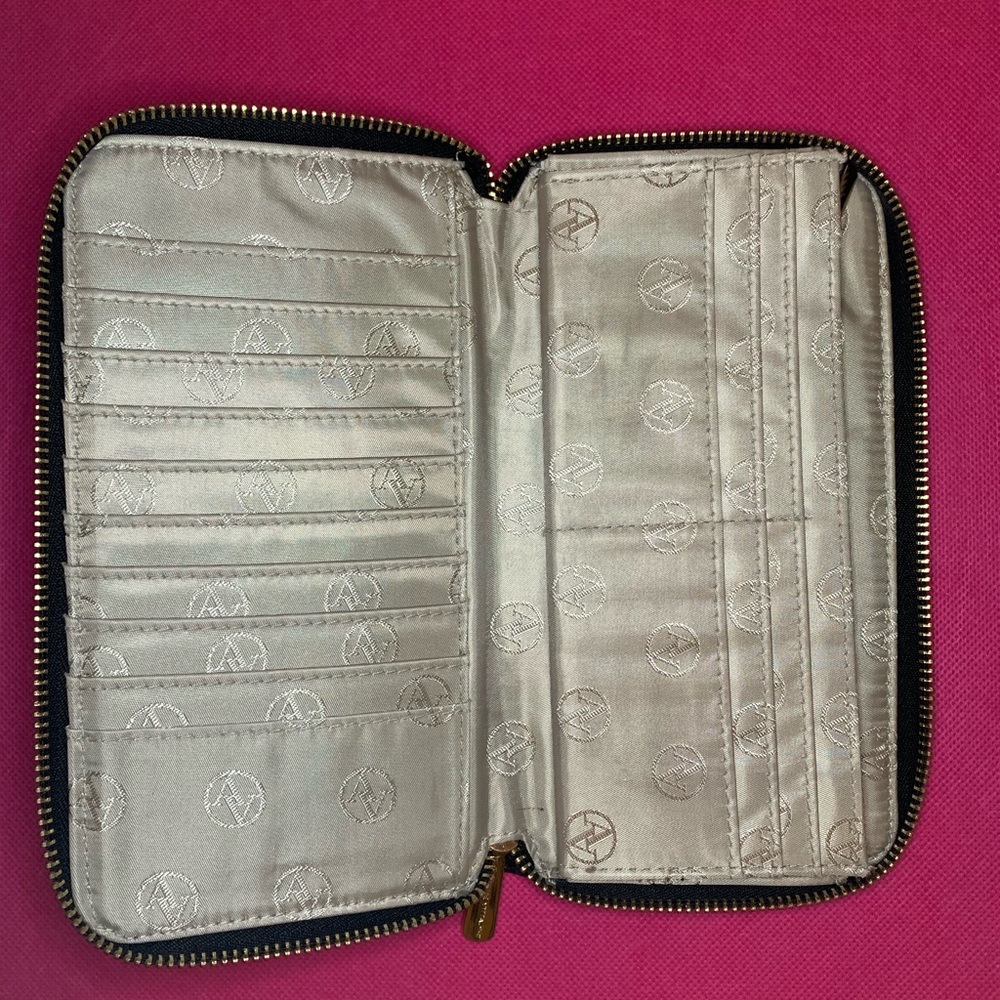 wallet - Picture 2 of 4